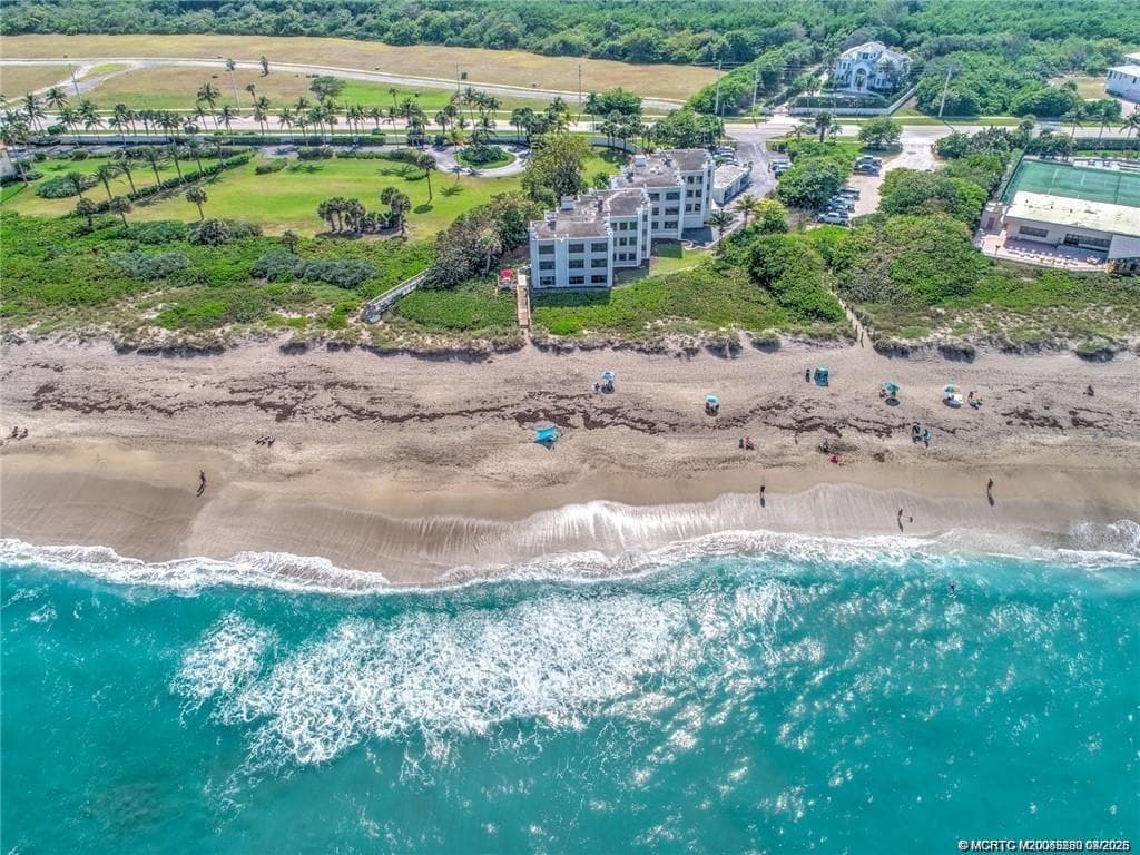 1289 NE Ocean Boulevard 12