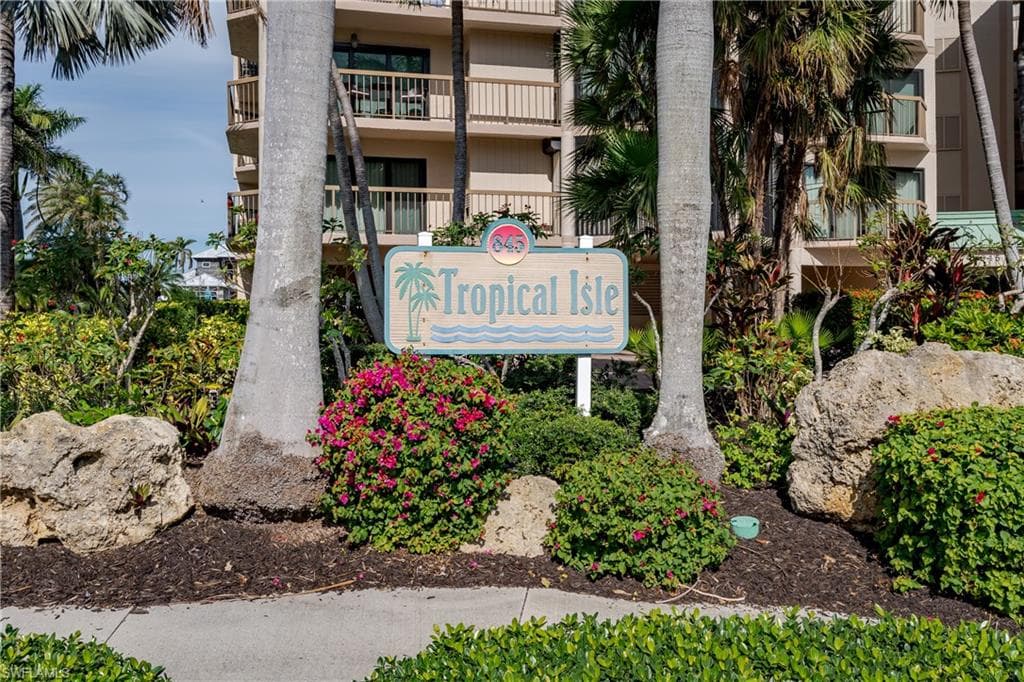 845 COLLIER CT #502