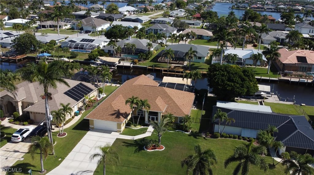 5329 SW 8th Court