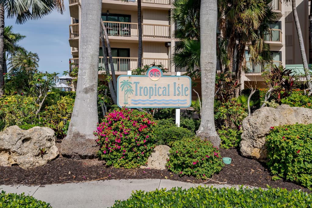 845 COLLIER COURT 502