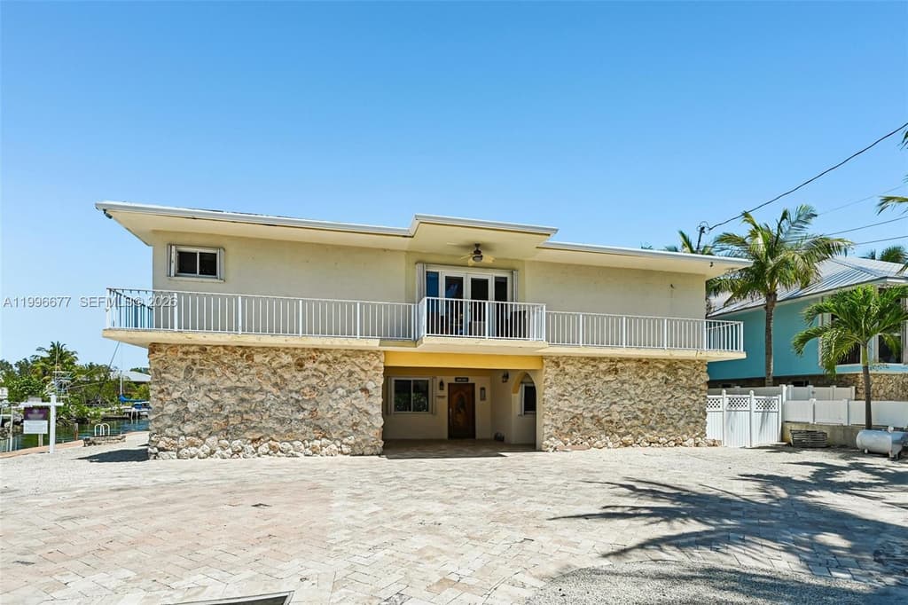 201 Wildwood Cir - Photo 3