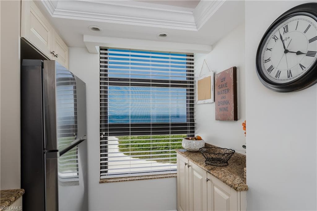 320 Seaview CT - Photo 5