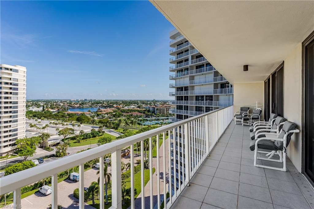 320 Seaview CT - Photo 14