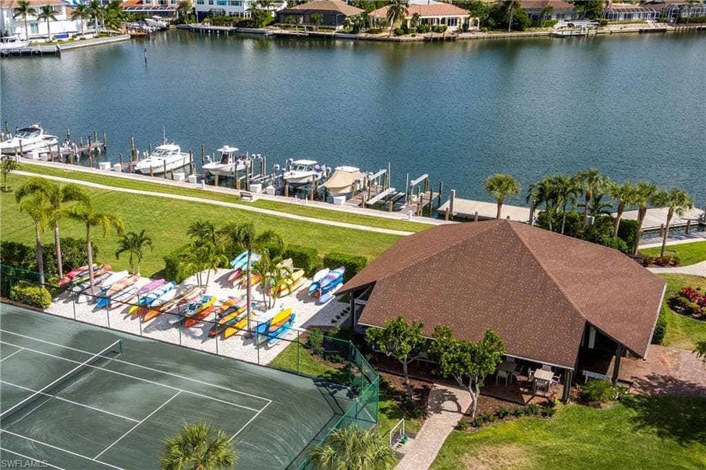 320 Seaview CT - Photo 30