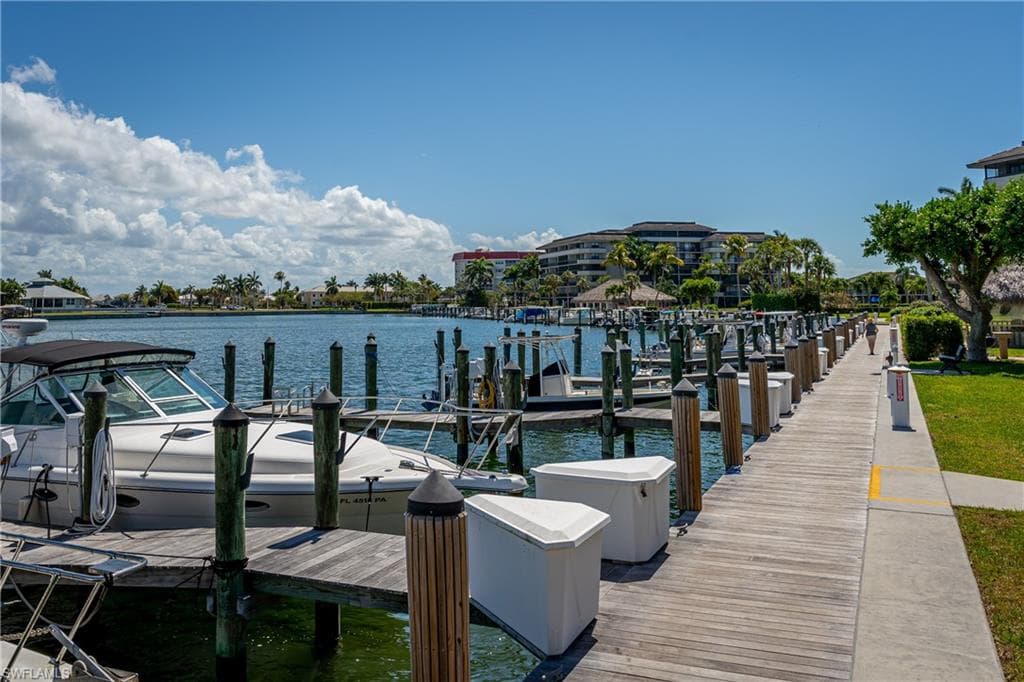320 Seaview CT - Photo 31
