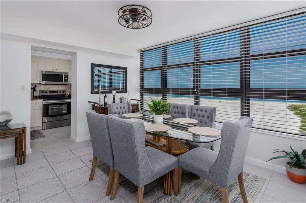 320 Seaview CT - Photo 7