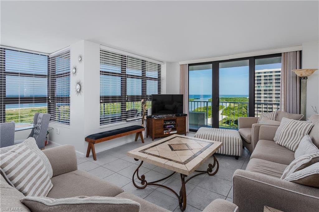 320 Seaview CT - Photo 9