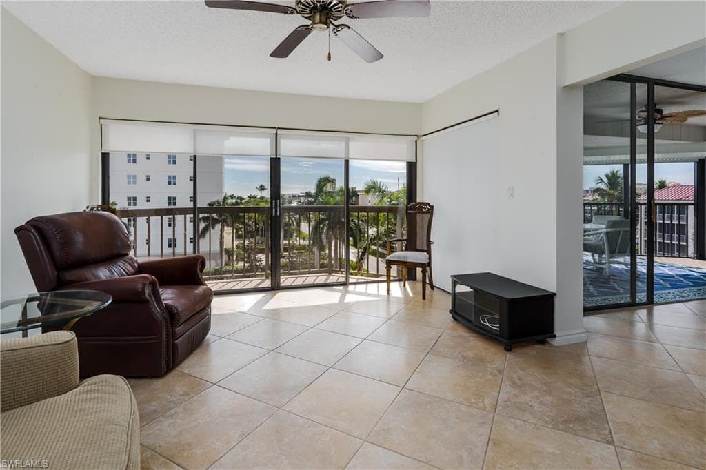 845 COLLIER CT - Photo 8