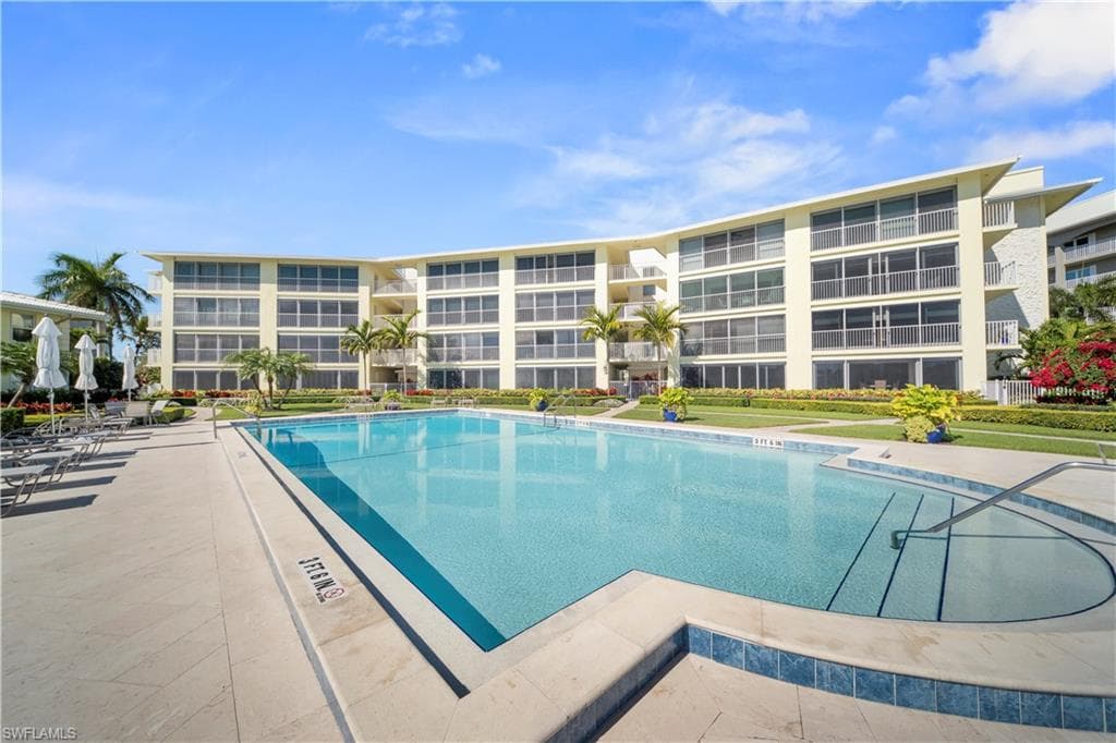 2850 Gulf Shore BLVD N - Photo 32