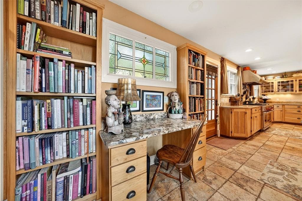 976 FAIRVIEW AVENUE - Photo 23