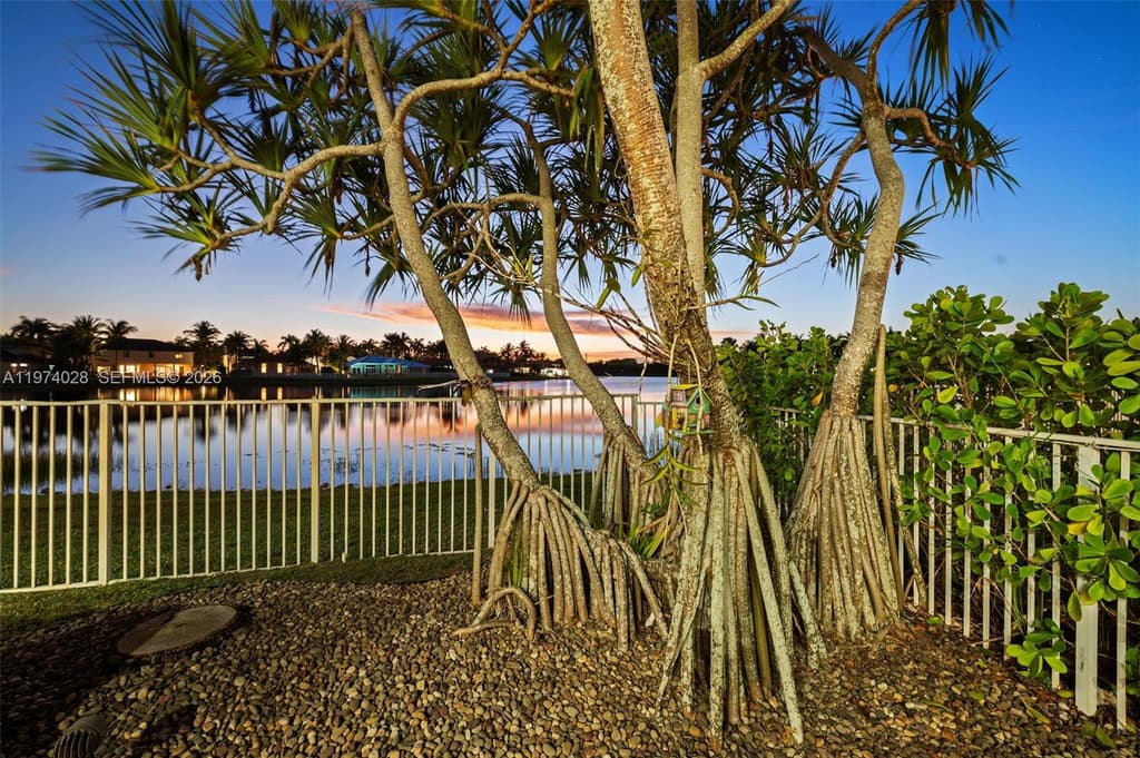 1537 Victoria Isle Way - Photo 61