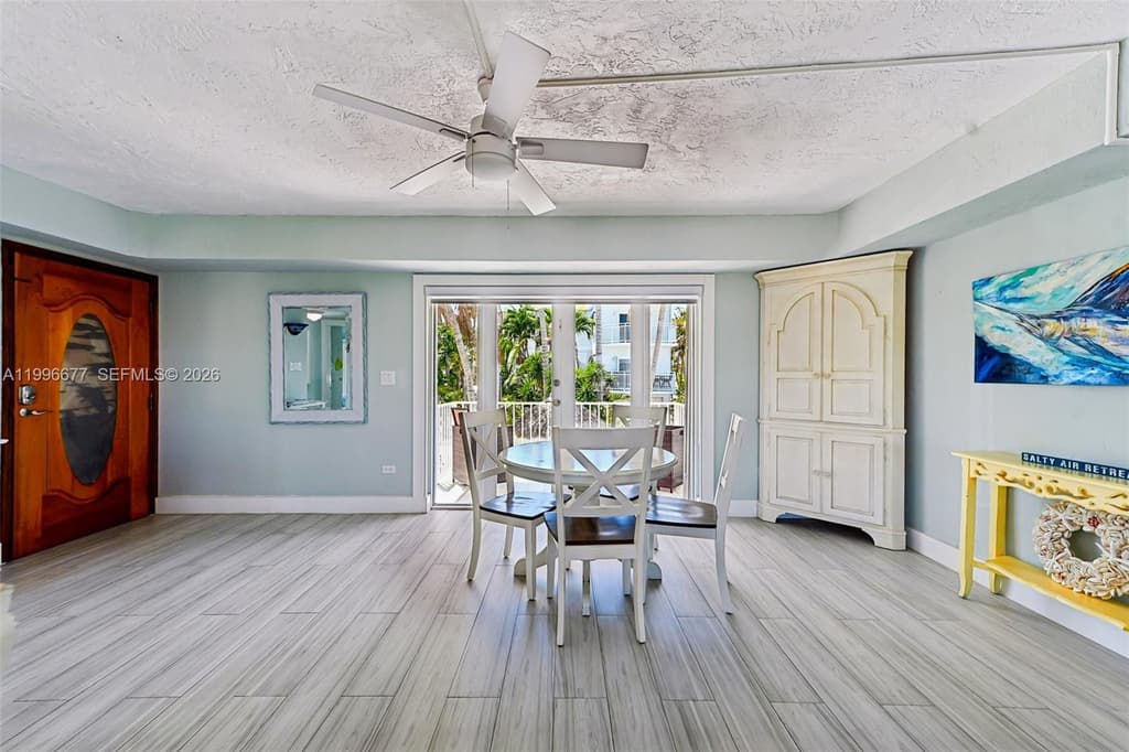 201 Wildwood Cir - Photo 10