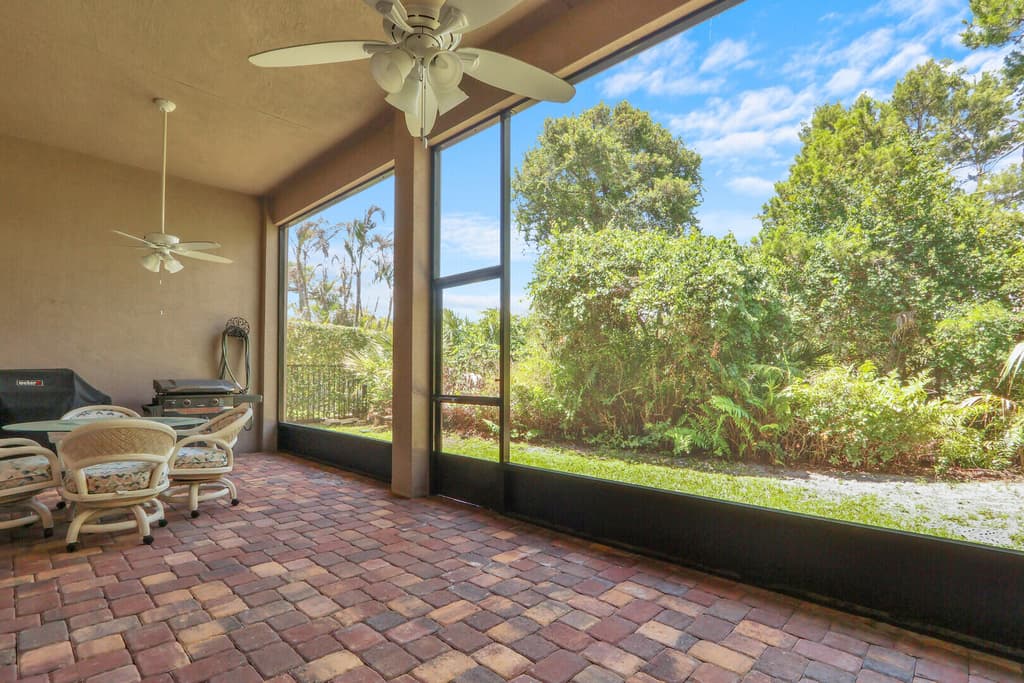 1042 NE Savanna Oaks Way - Photo 37