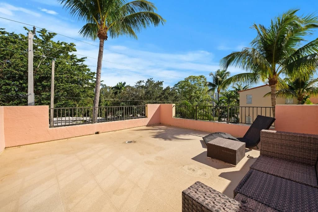 1127 NE 18th Avenue 1127 - Photo 17