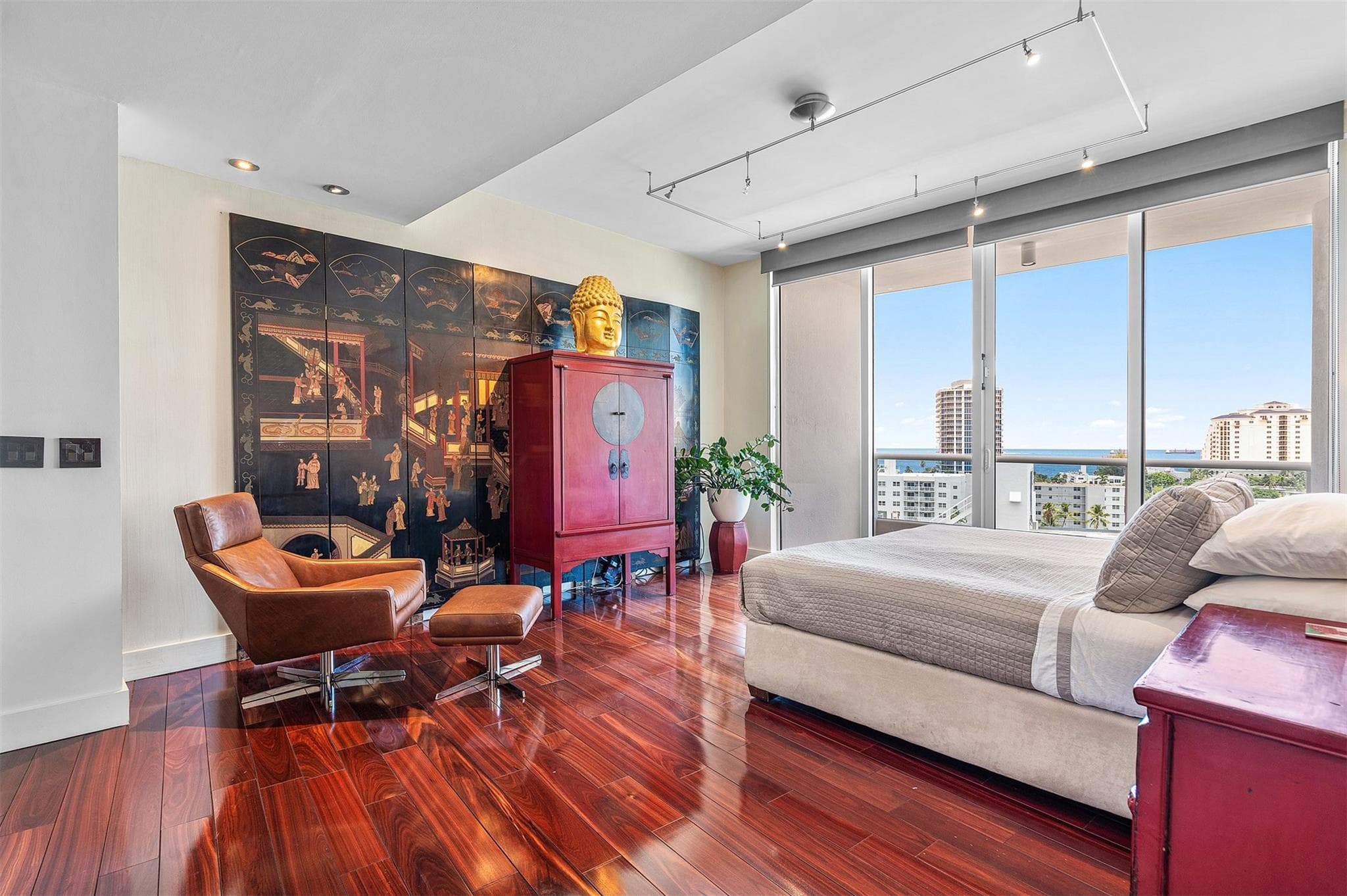 715 Bayshore 1004 - Photo 13