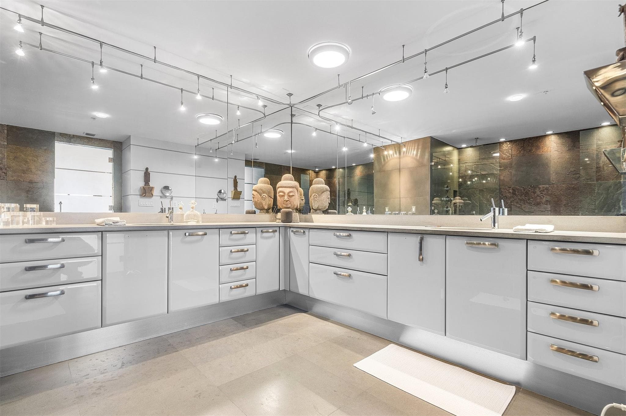 715 Bayshore 1004 - Photo 20