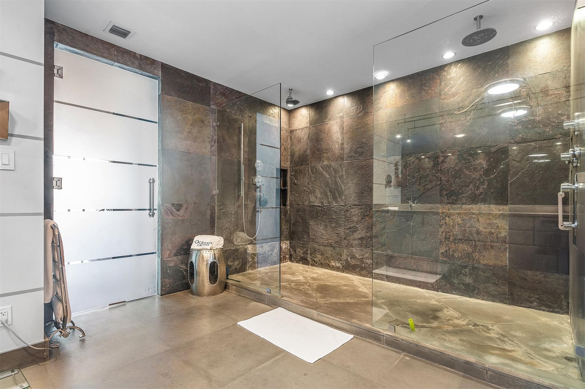 715 Bayshore 1004 - Photo 21