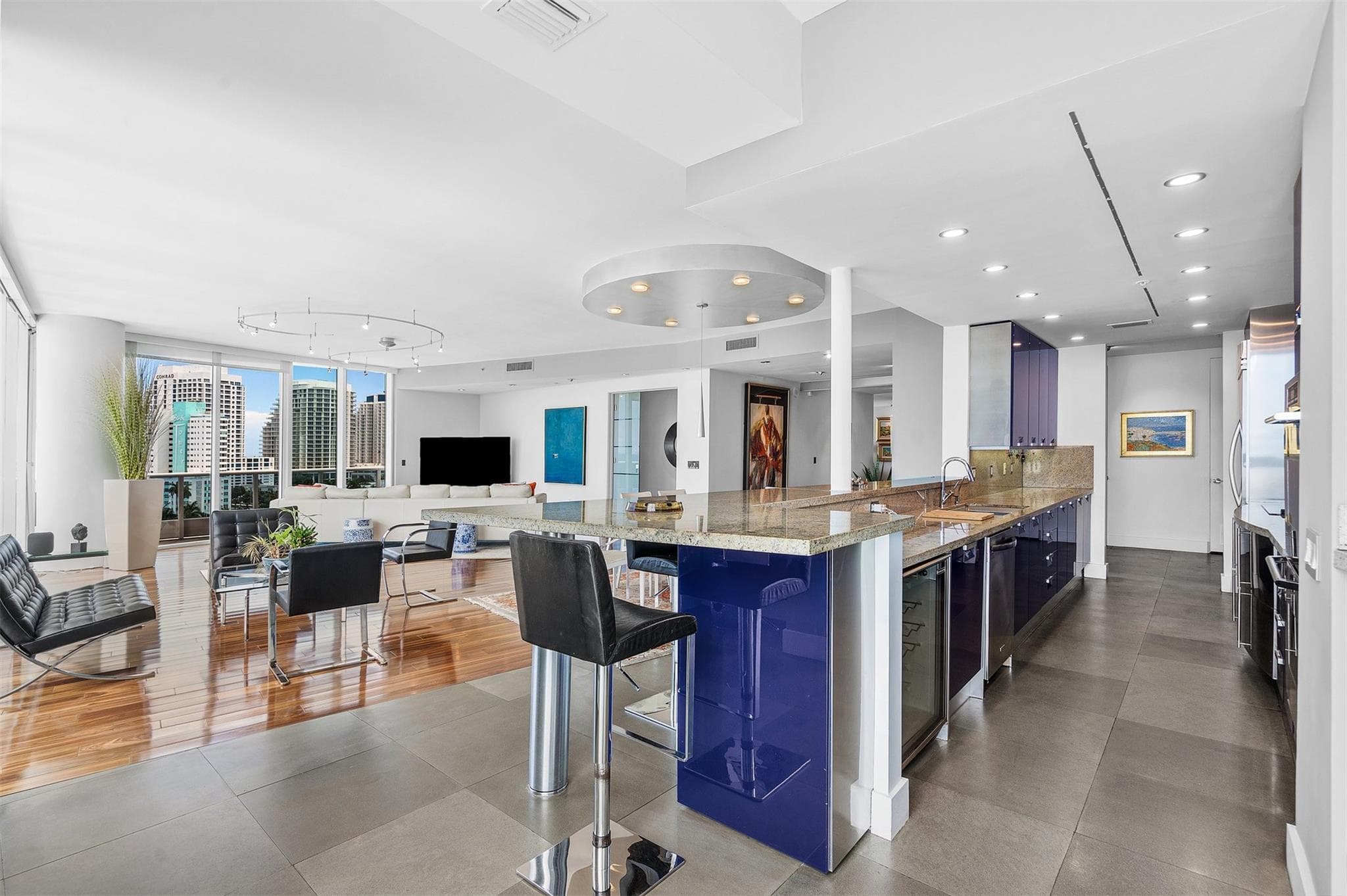 715 Bayshore 1004 - Photo 23