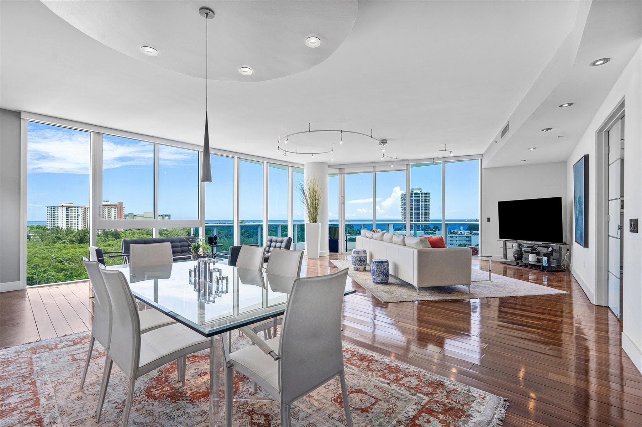 715 Bayshore 1004 - Photo 27