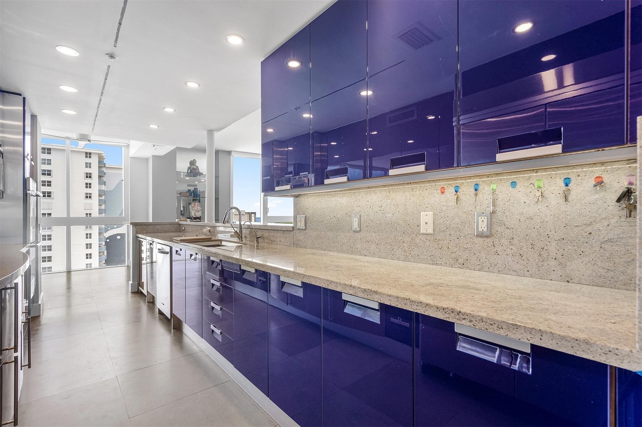 715 Bayshore 1004 - Photo 35