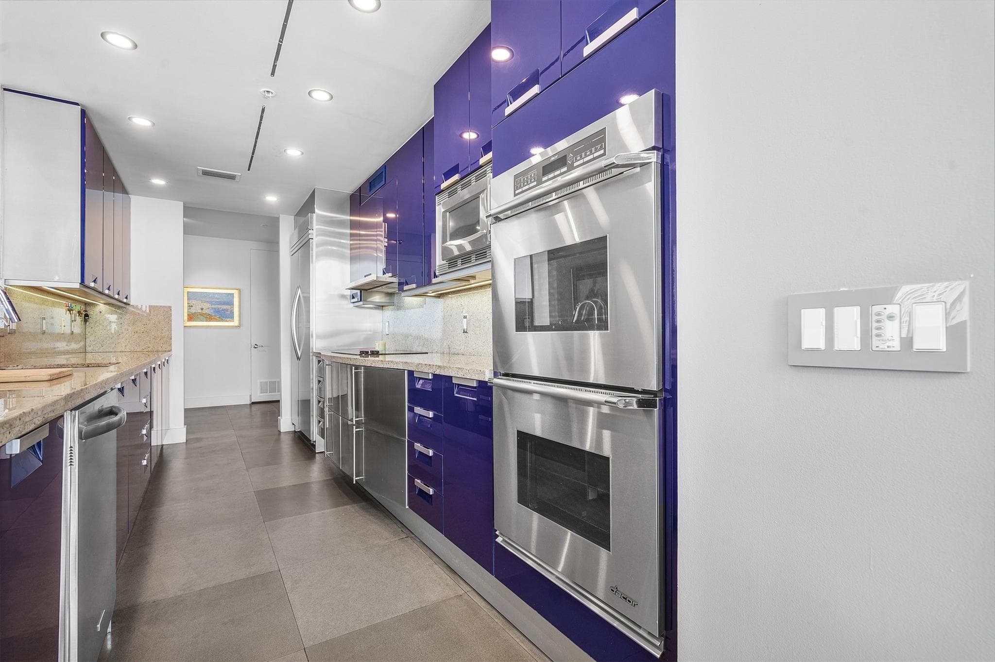 715 Bayshore 1004 - Photo 37