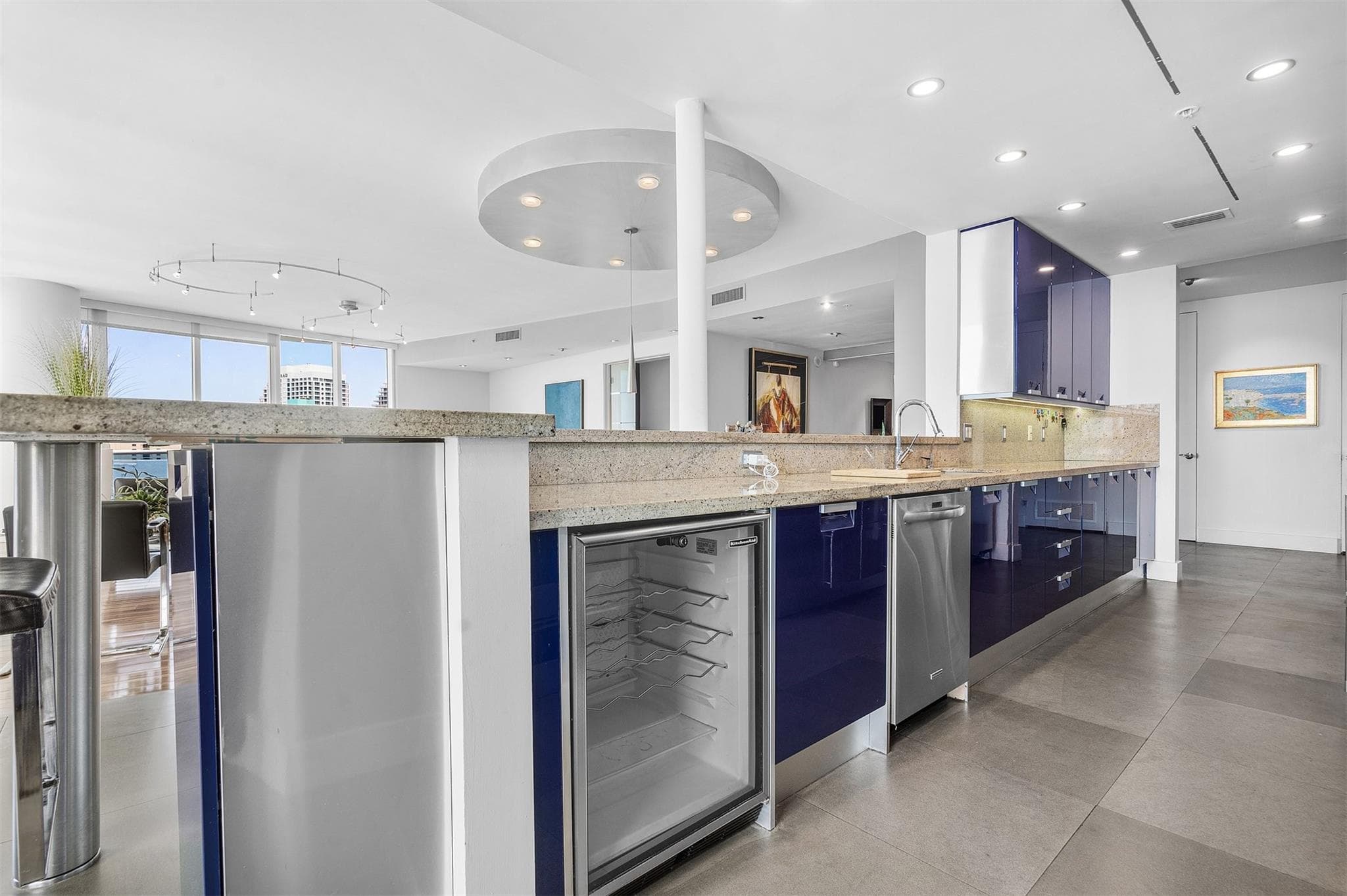 715 Bayshore 1004 - Photo 38