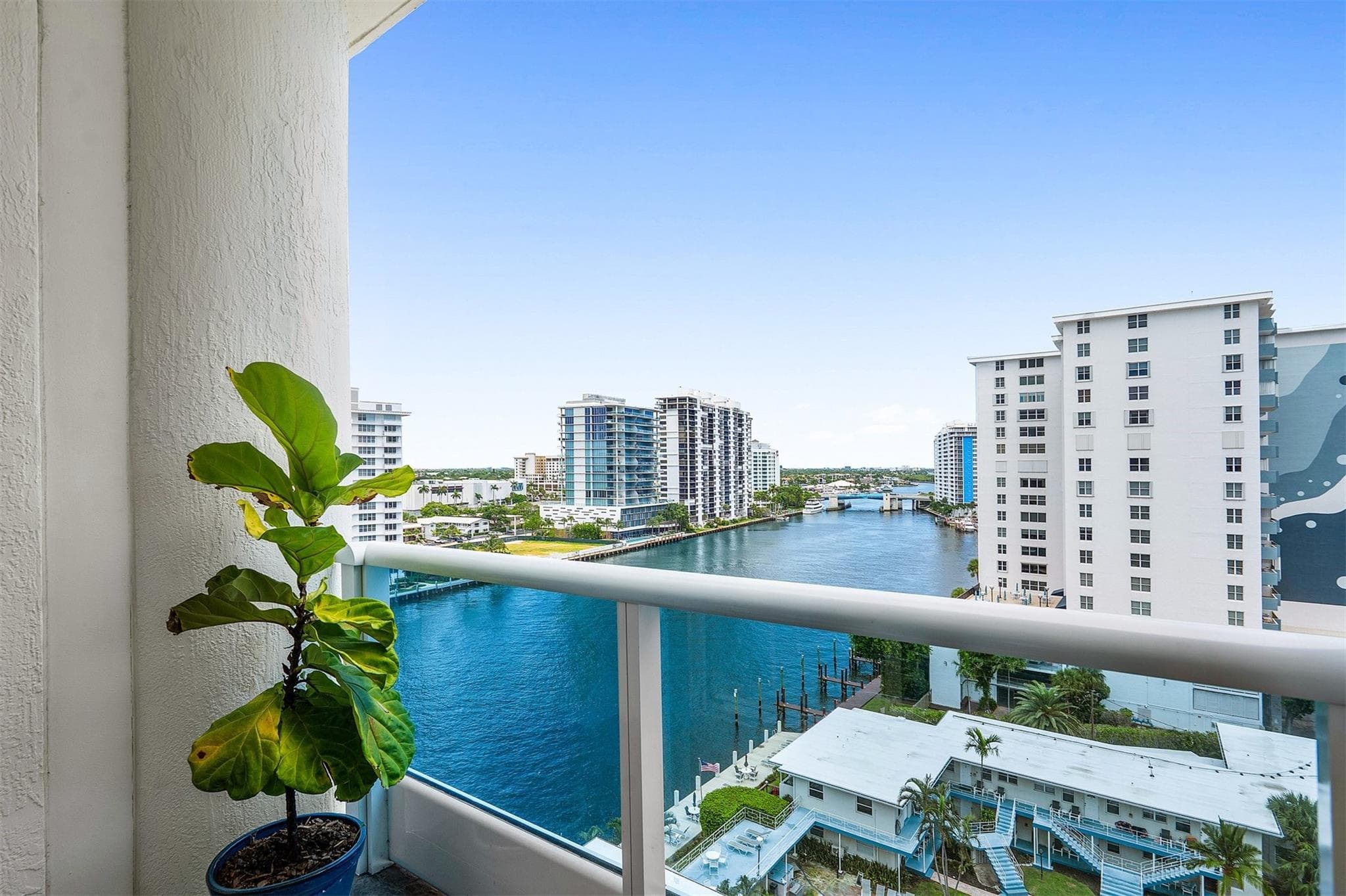 715 Bayshore 1004 - Photo 42