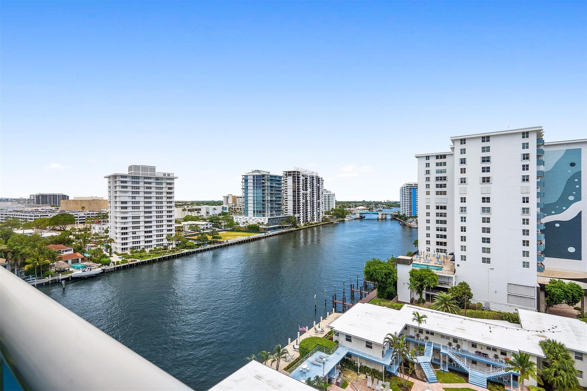 715 Bayshore 1004 - Photo 43