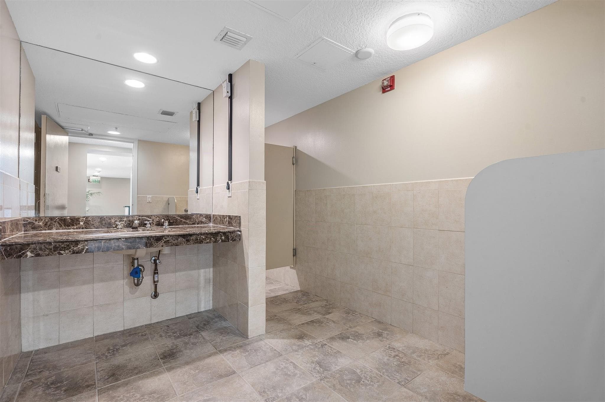 715 Bayshore 1004 - Photo 48