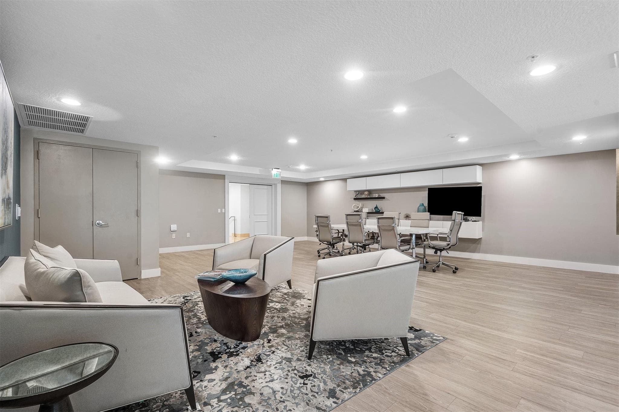 715 Bayshore 1004 - Photo 55