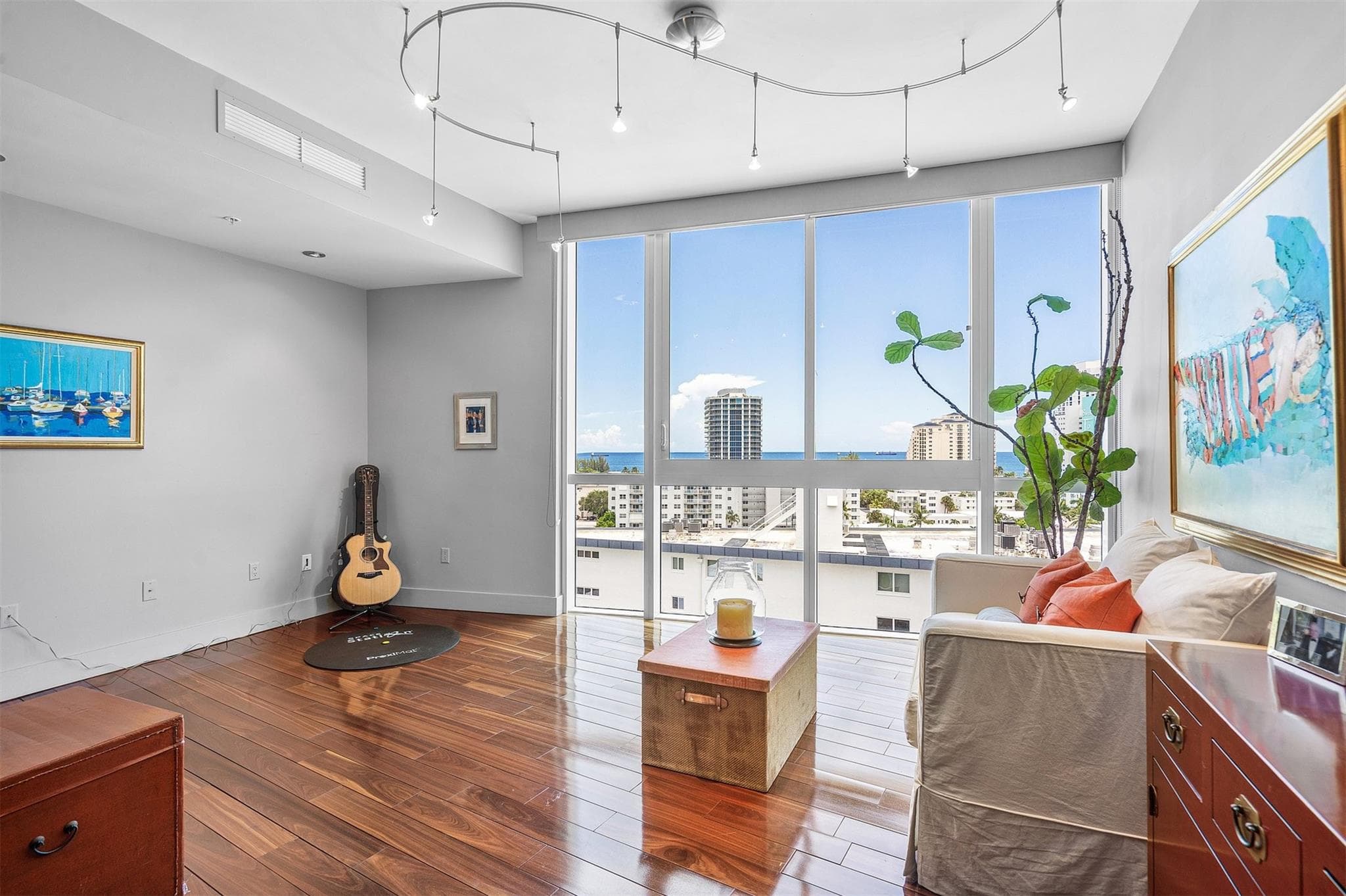 715 Bayshore 1004 - Photo 8