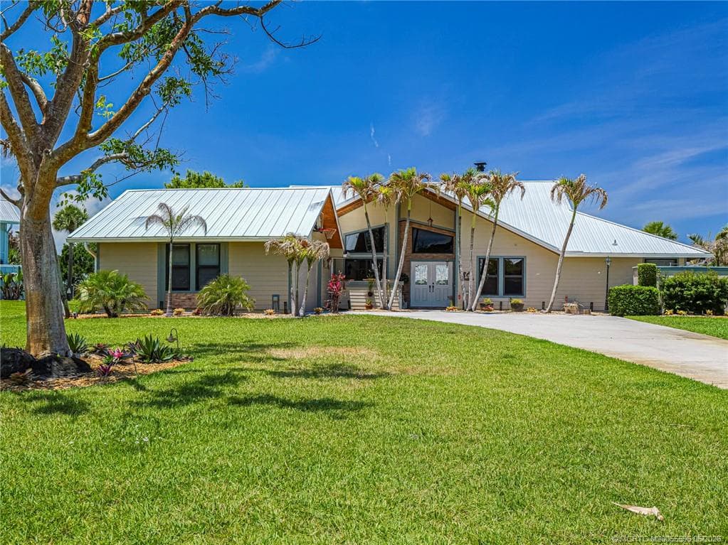 841 SW Catalina Street - Photo 2