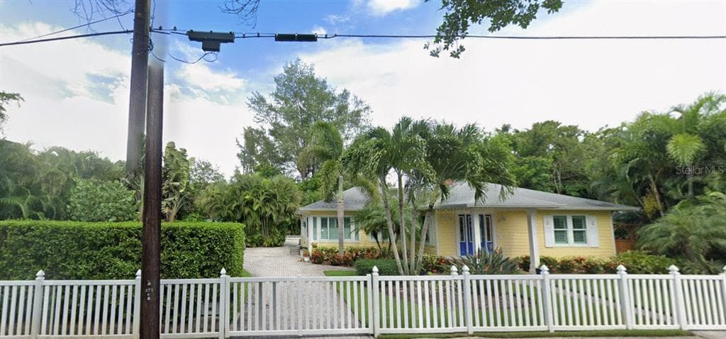 3473 HAMILTON AVENUE - Photo 2