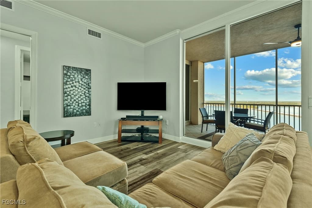 2104 W FIRST Street 2702 - Photo 5